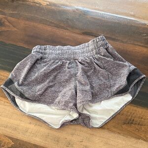Lululemon hotty hot 2.5” low rise Shorts